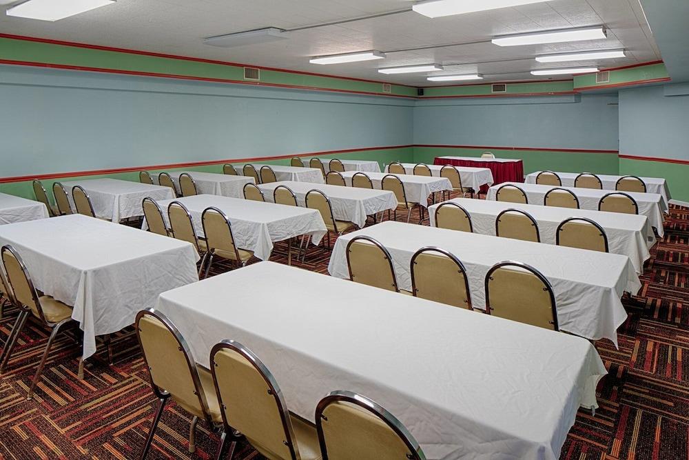 Hawthorn Extended Stay By Wyndham Chambersburg Esterno foto