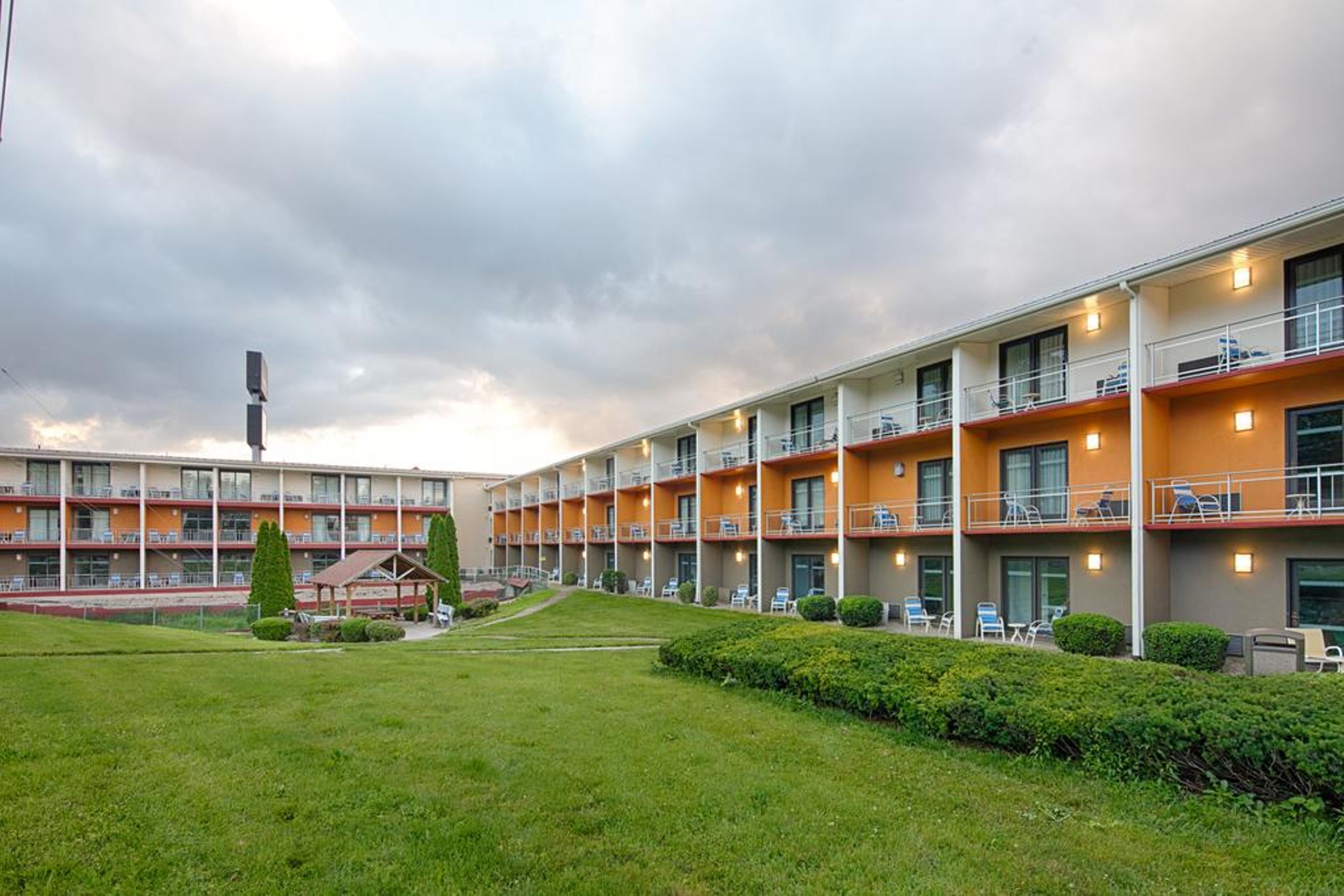 Hawthorn Extended Stay By Wyndham Chambersburg Esterno foto