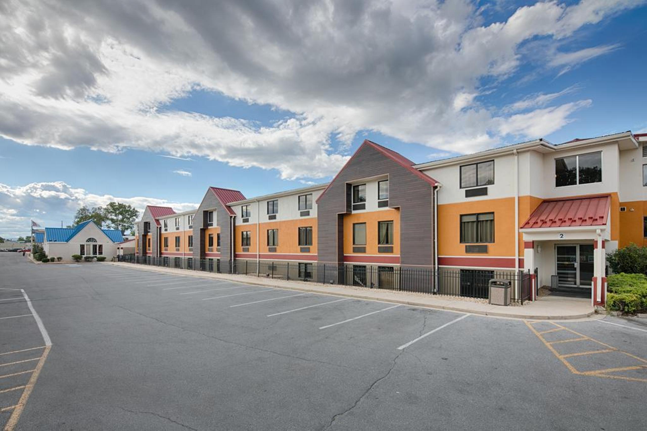 Hawthorn Extended Stay By Wyndham Chambersburg Esterno foto