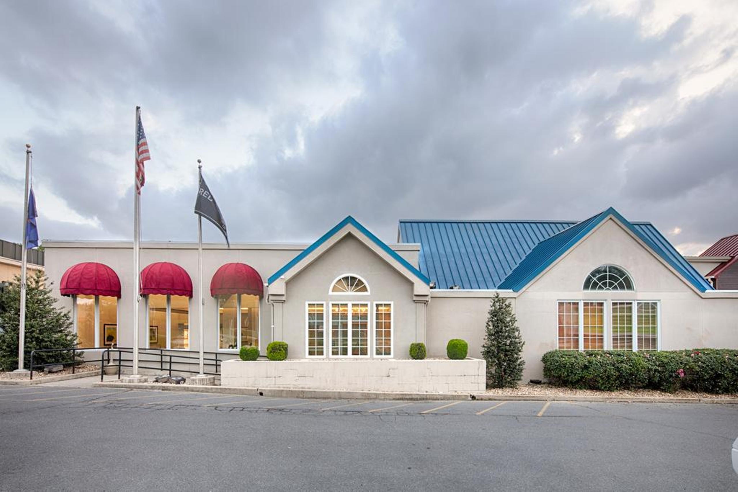 Hawthorn Extended Stay By Wyndham Chambersburg Esterno foto