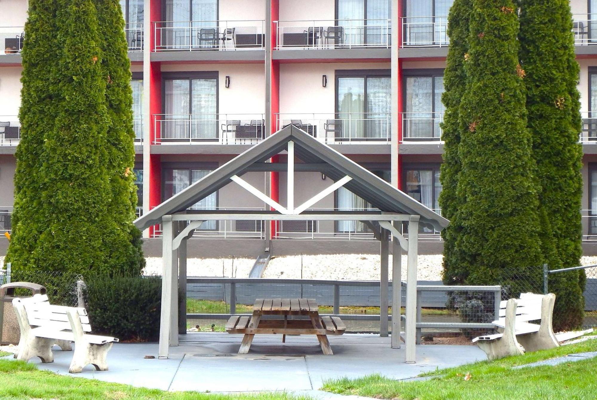 Hawthorn Extended Stay By Wyndham Chambersburg Esterno foto